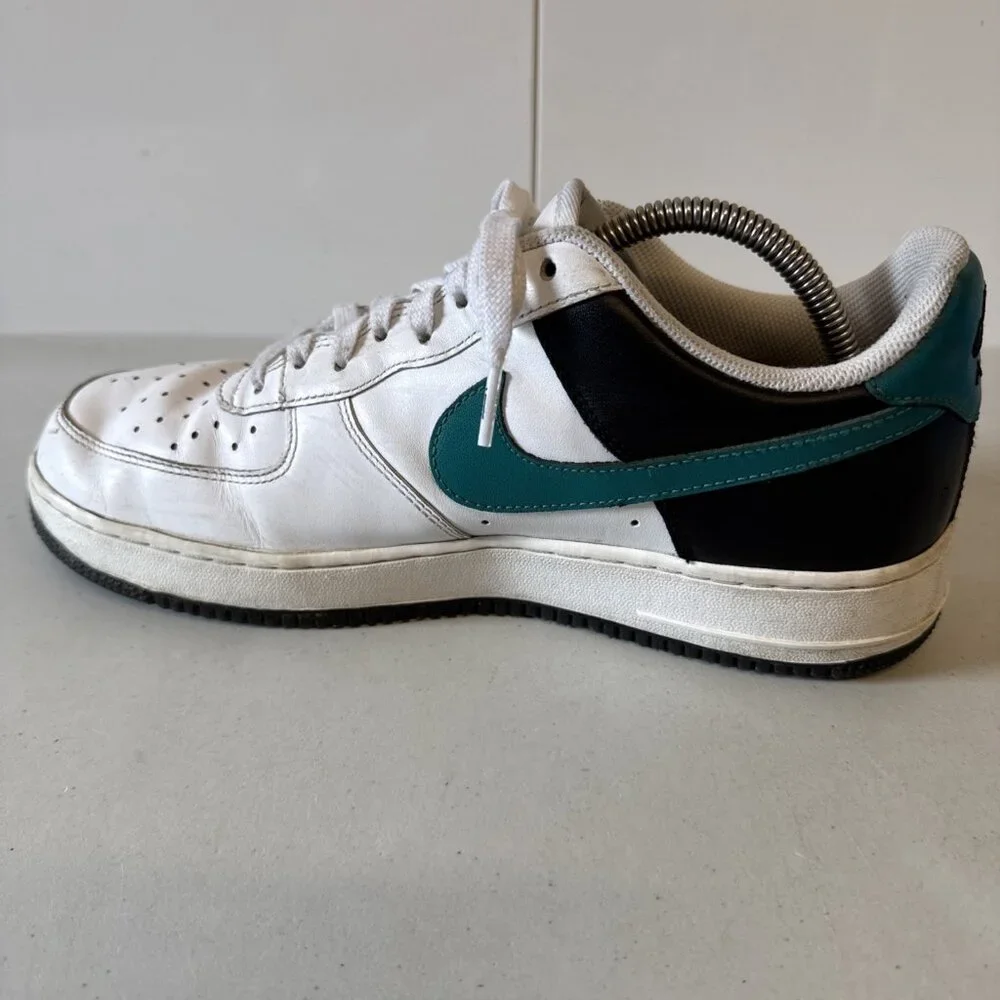 Nike product pair